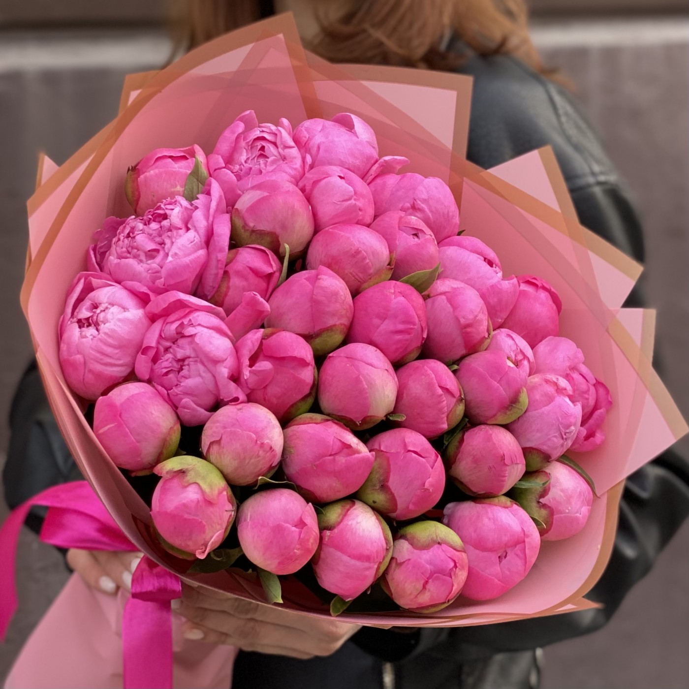 35 розовых пионов Флеминг